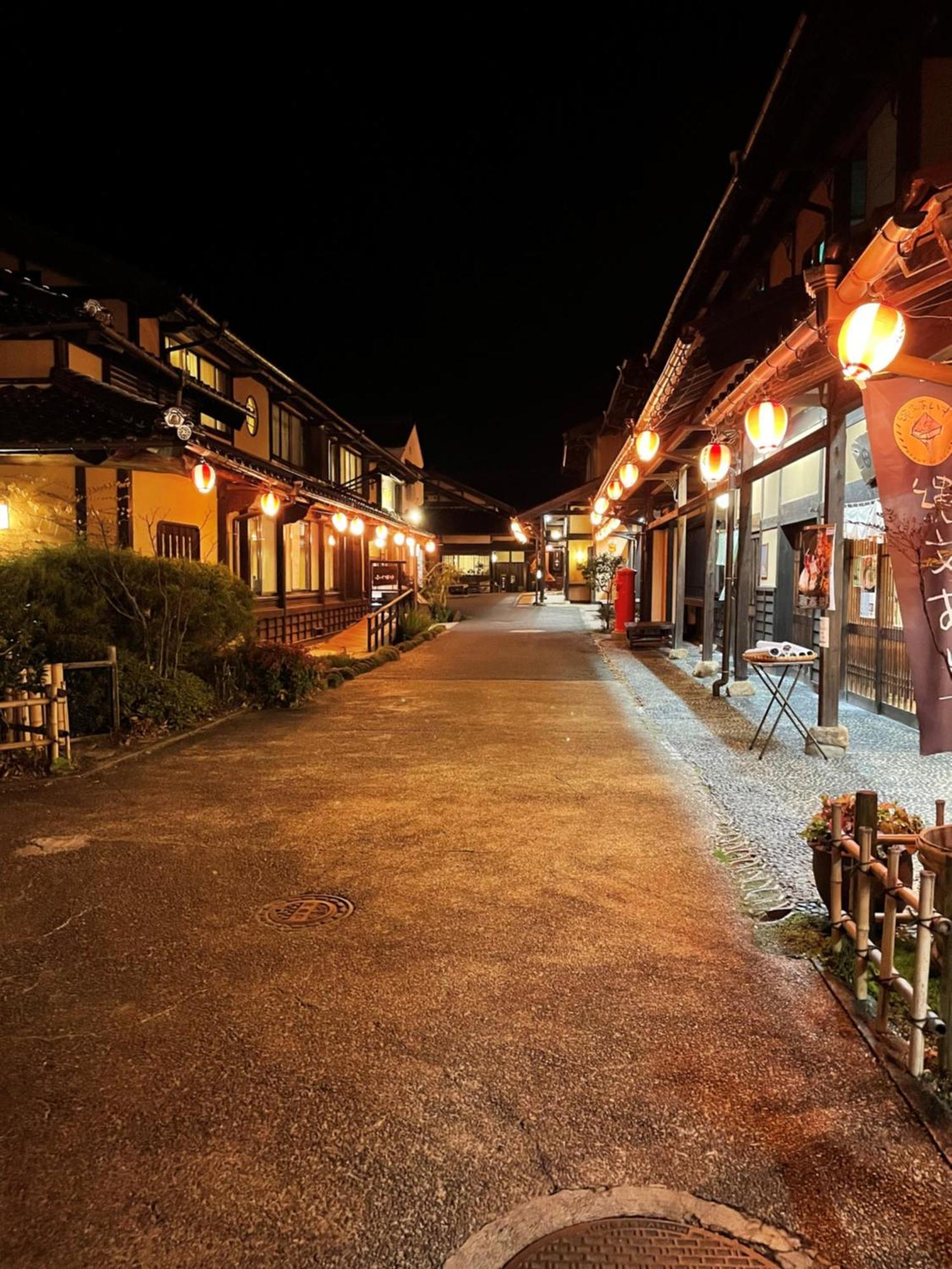 Vessel Inn Hiroshima Station Exterior foto